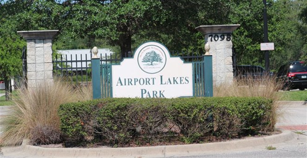 Sign for Airport Lakes Park